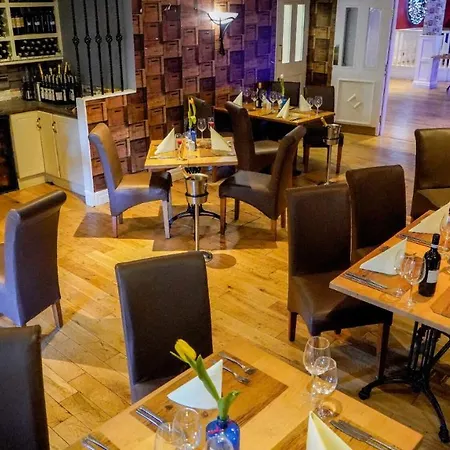 酒店 Coach House Sligo 3*