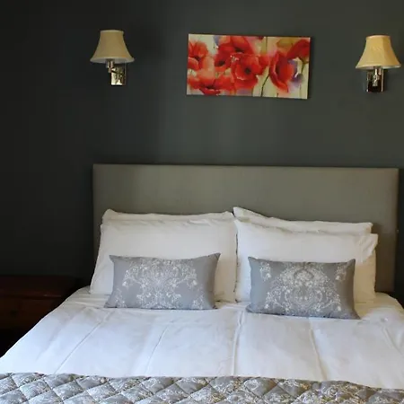 Coach House Sligo 3*